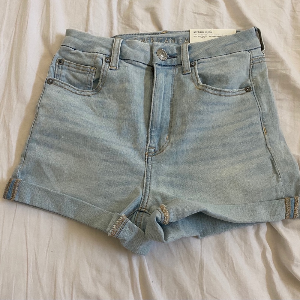 AE Curvy High Rise shortie in Authentic Light